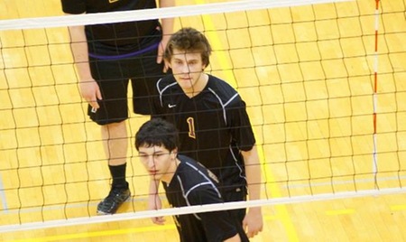Men's Volleyball Wins First Game of Season