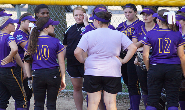 Fontbonne softball records eighth straight loss