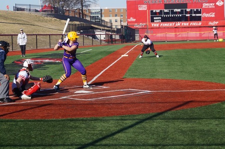 Softball Starts Conference Play Off With A Sweep Over Blackburn