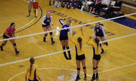 Women's Volleyball can't fight off Highlanders