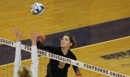 Women's Volleyball Erases Two Set Deficit To Close Out Its Season With A Win Over Iowa Wesleyan