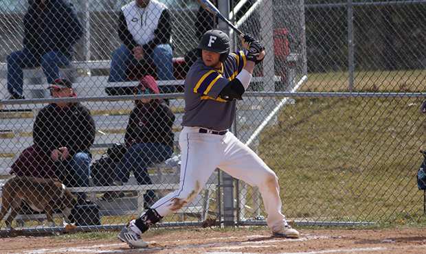 Baseball nipped by Spalding in doubleheader