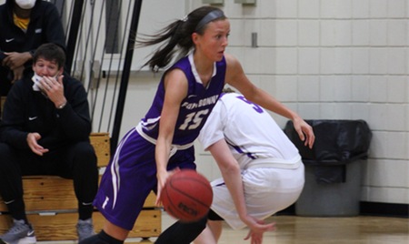 Women's Basketball Hangs On For Win At Eureka, Stafford Scores 18 Of Game-High 27 In Fourth